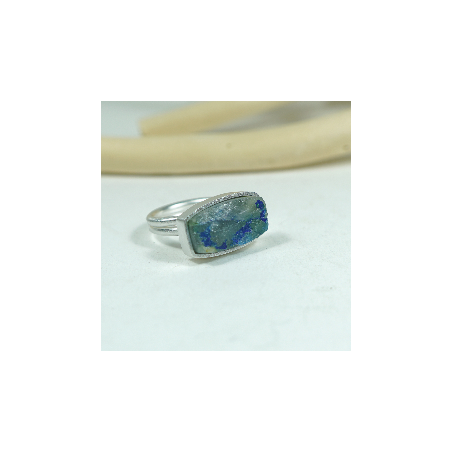 Original ring with raw gemstone