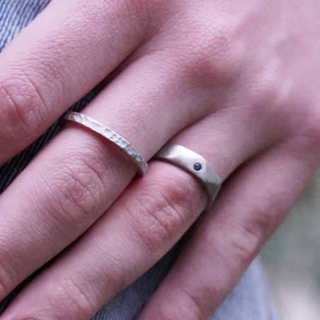 Anillo unisex plata con diamante negro