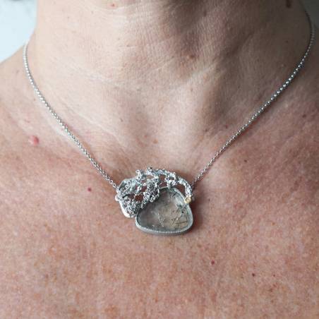 Gargantilla plata con cuarzo rutilo y diamante