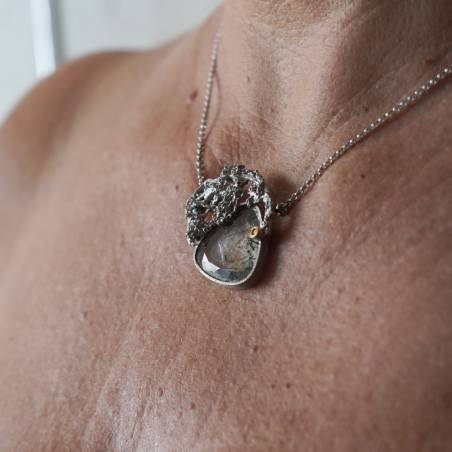 Collaret de plata amb quars natural