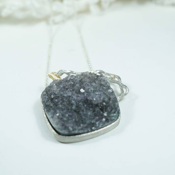 Exclusive silver necklace with gemstone