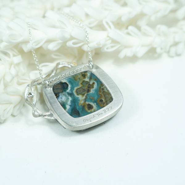 Exclusive design silver pendant in Barcelona