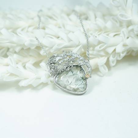 Original silver necklace with quartz and diamond