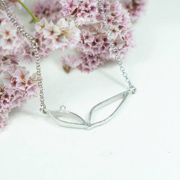 gargantilla elegante de plata con diamante natural Barcelona