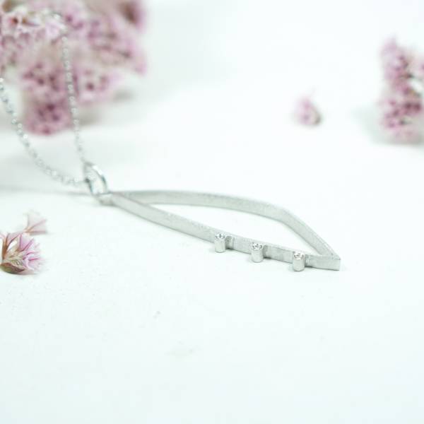 Colgante de plata con diamantes