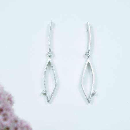 Arracades de plata mat amb diamant natural