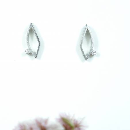 Elegant silver earrings with diamond