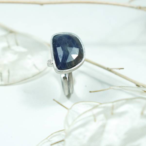 Anell elegant amb sàfir i diamant autèntic