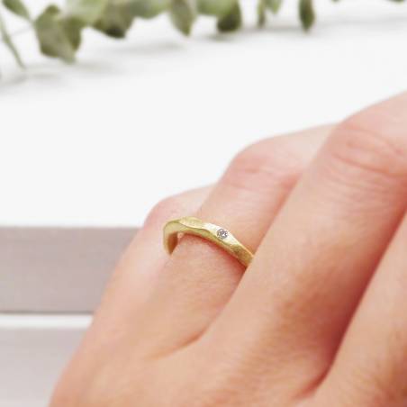 Anillo oro amarillo facetas con diamante Alianzas