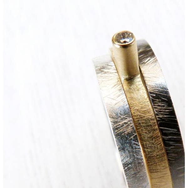 LINE's gold-plated ring with diamond