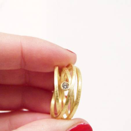 Anell disseny or groc i diamant natural Aliances