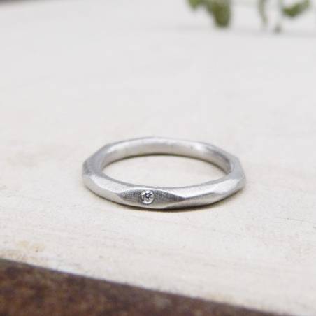 Alianza oro blanco facetas con diamante Alianzas