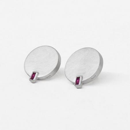 Arracades de plata amb rodi i rubí talla baguette