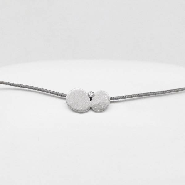 Collar de plata con diamante y cordón
