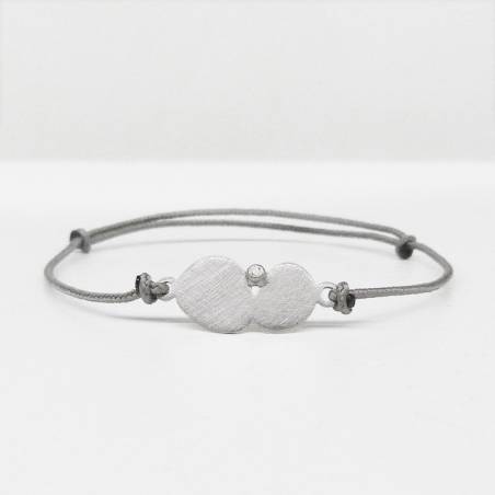 Brazalete de plata con cordón de algodón de colores