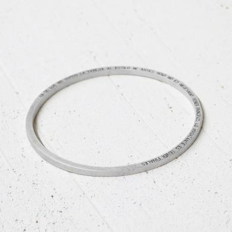 Pulsera rígida con mensaje personalizado