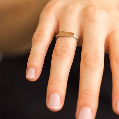 Anillo de plata y oro amarillo para mujer. Diseño modelo Barcelona.