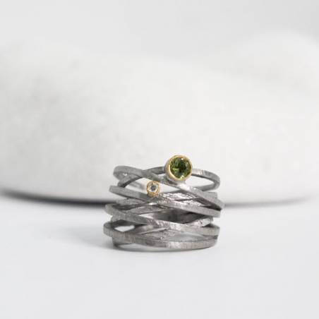 Anillo diamante y turmalina verde PIEZA ÚNICA Joyas Únicas