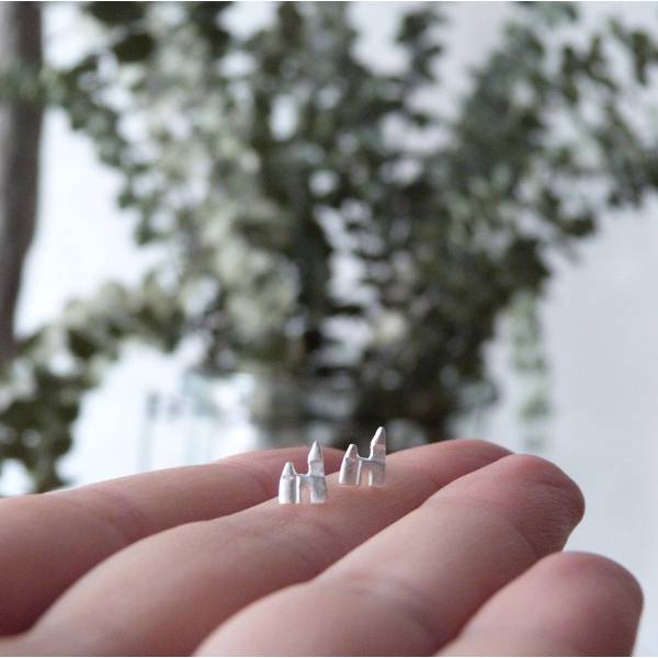 Earrings in the shape of palace