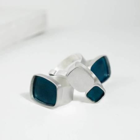 anell tipus segell de plata mat i esmalt al foc blau