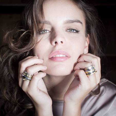 Anell de plata mat amb diamant negre o diamant natural