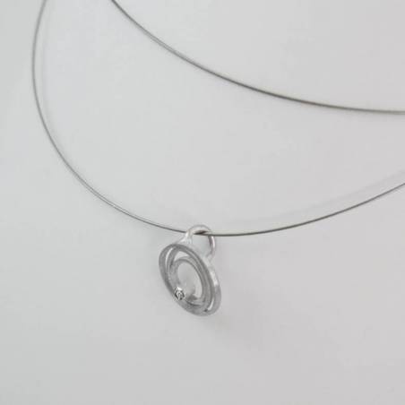 Small withe gold pendant with diamond LIA