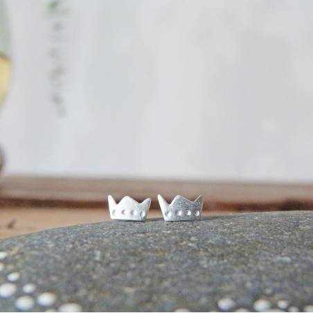 Small king crown earrings