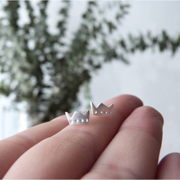 Small king crown earrings
