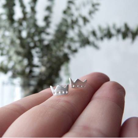Small king crown earrings