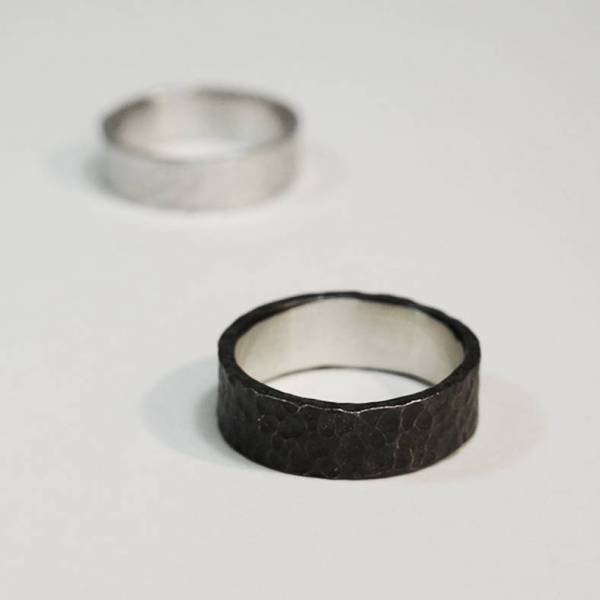 Anell plata martelé IRON estret