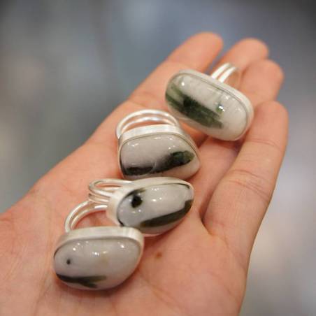 Anillo de plata de cuarzo turmalina