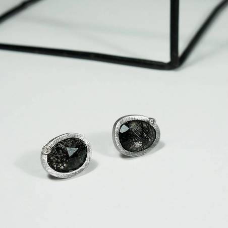Pendientes cuarzo turmalinado con diamantes