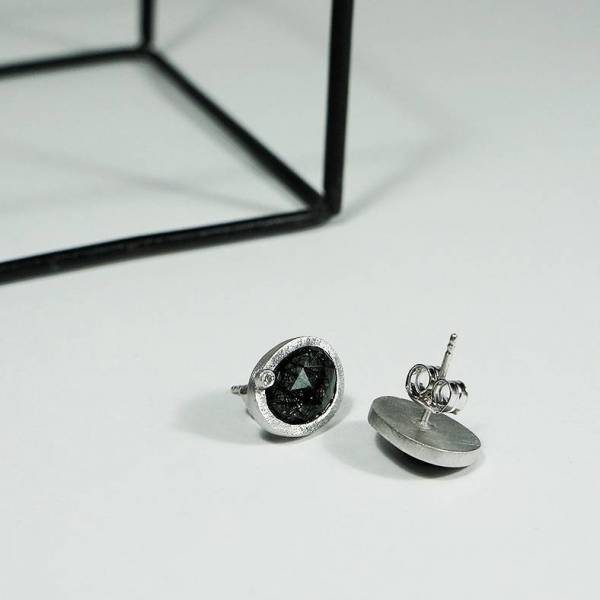 quars turmalina i diamants naturals