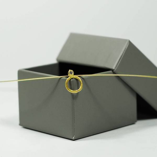 Mini colgante de diseño para mujer.