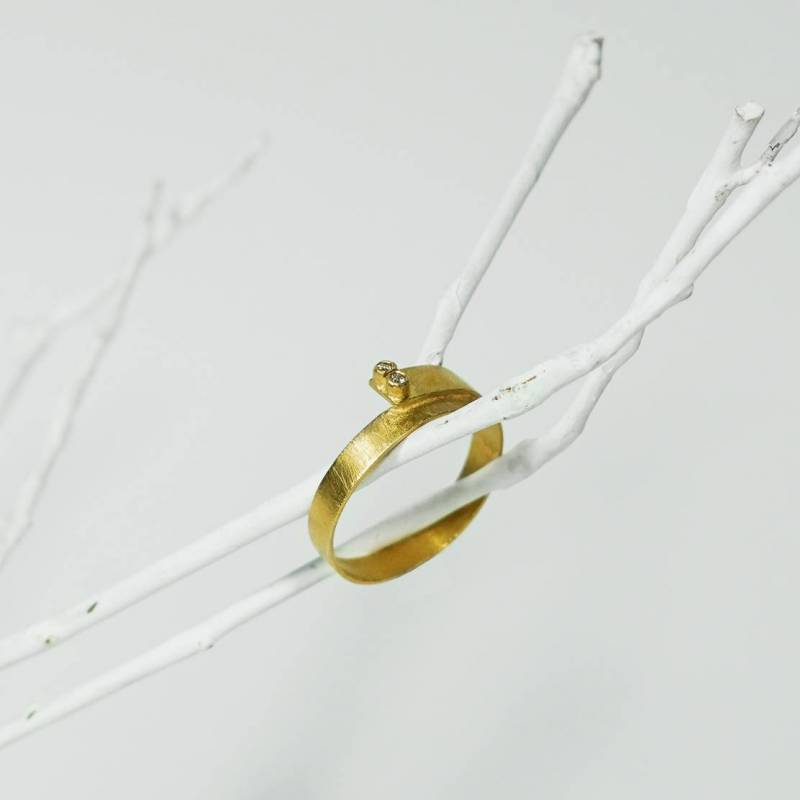 18 kts gold ring with diamonds SINAG