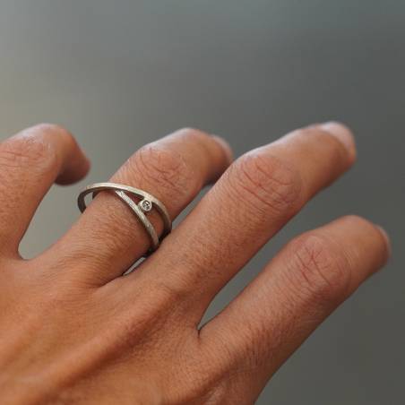 Elegant sterling silver ring with rhodium plating