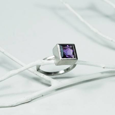 LONDON silver and square amethyst ring
