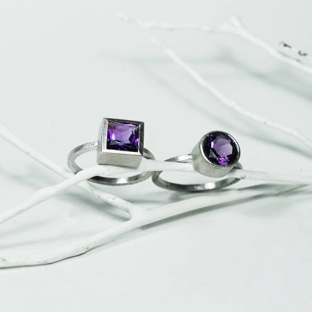 LONDON silver and square amethyst ring