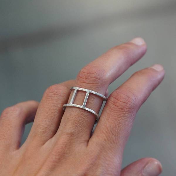 Anillo de plata de ley de diseño geométrico
