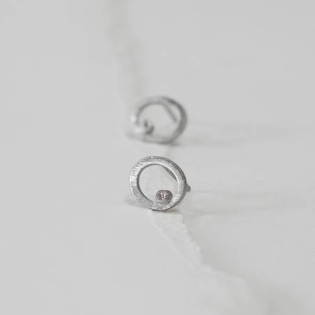 Pendientes de plata de ley con baño de rodio y acabado mate