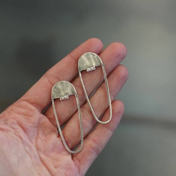 Silver and diamonds earrings