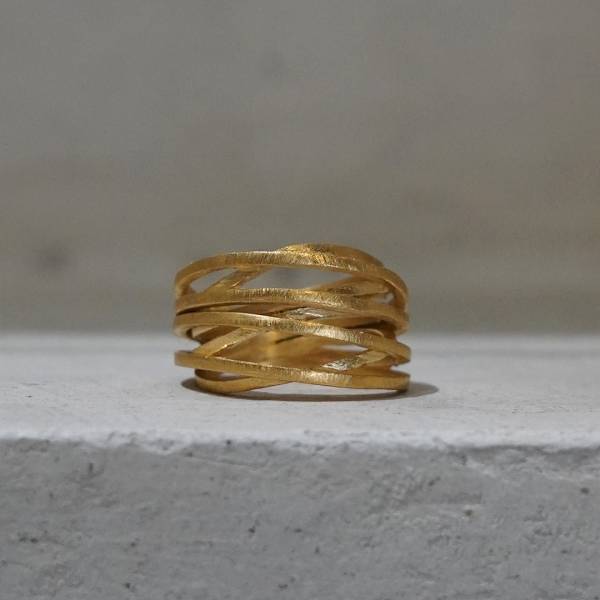 Maxi ring. Woman gold plated ring.