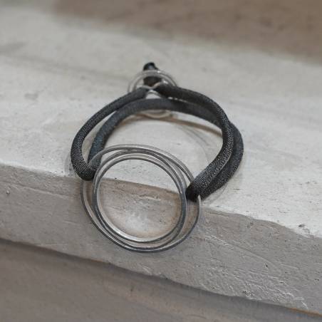 Polsera d'estil minimalista.