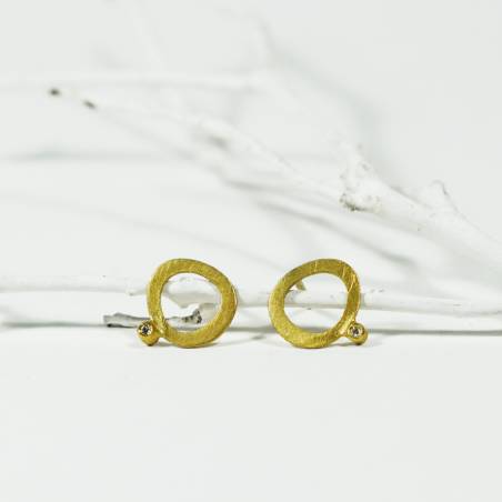 Pendientes de diseño minimalista de la colección Mut