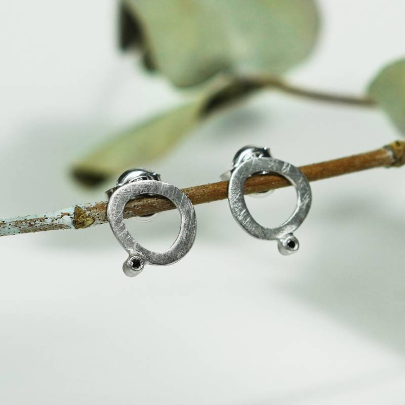 Arracades petites plata i diamants