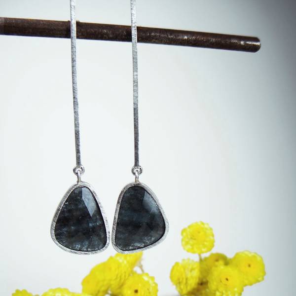 Pendientes largos aguamarina facetada