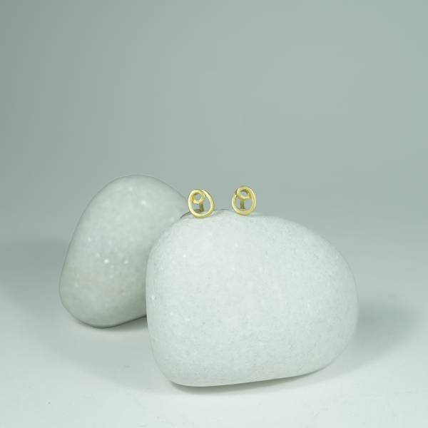 Small design earrings