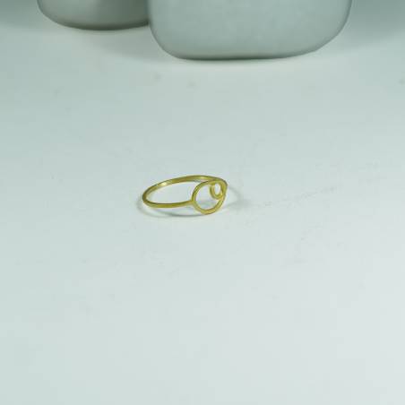 Anillo fino y elegante oro