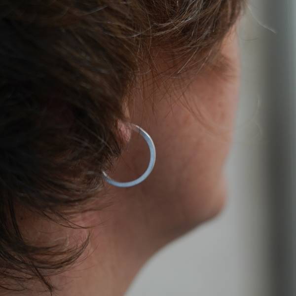 Pendientes de plata de ley minimalista