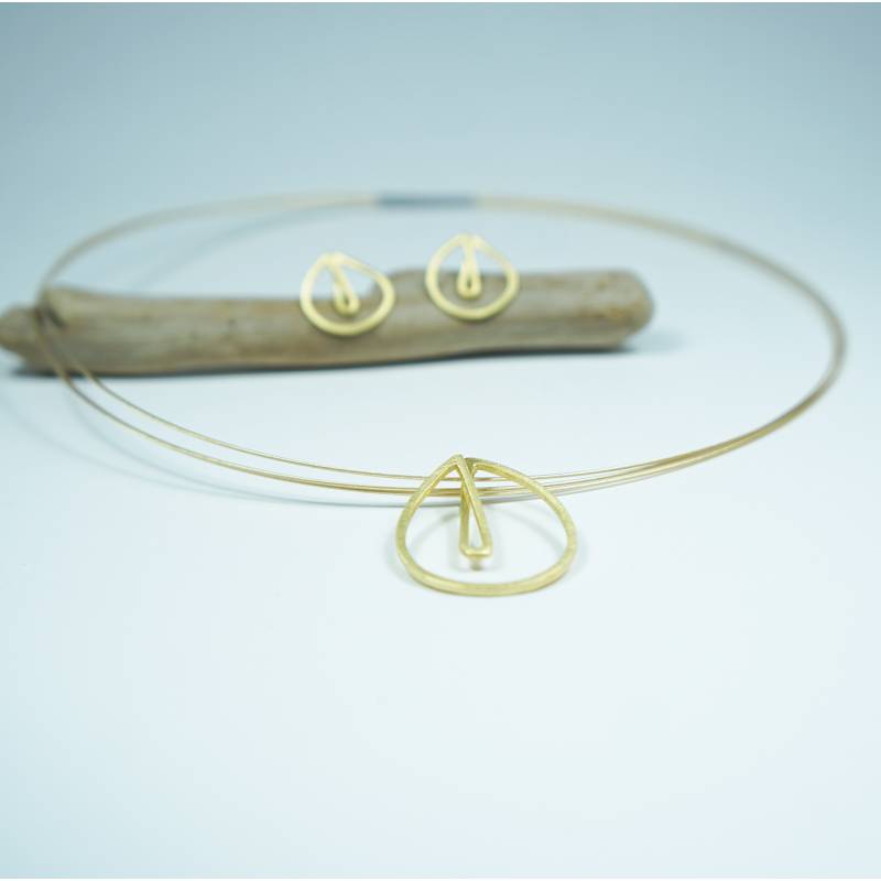 Women 18 kts gold pendant
